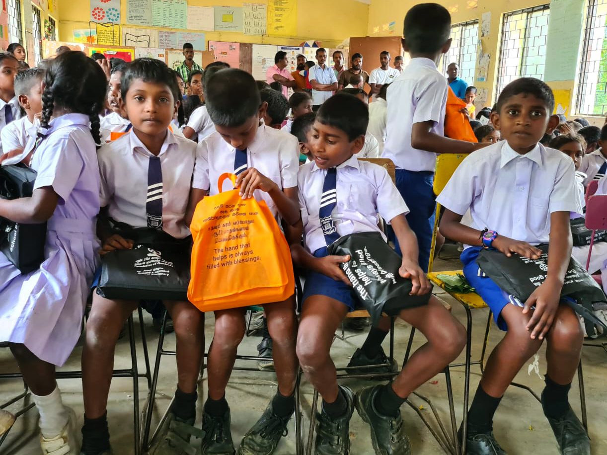 2027ஆம் கல்வியாண்டில் 15 இலட்சம் மாணவர்களுக்கு ரூ.6,000 பாடசாலை உபகரணக் கொடுப்பனவு 1 school-stationery